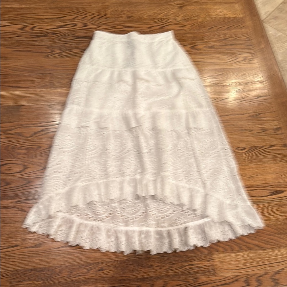Elegant White Lace Skirt